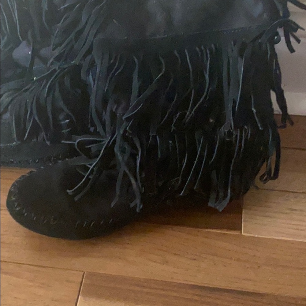 Fringe boots